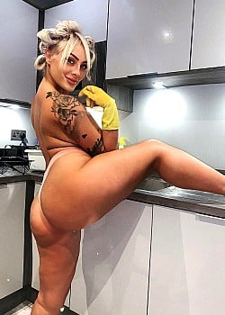 Jess Nova image 3 of 4