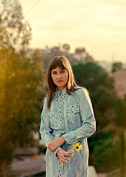 Jess Williamson image 3 of 4