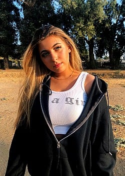 Jessica Carli image 3 of 4