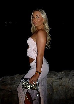 Jessica Clarke (Instagram) image 3 of 4