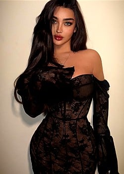 Jessica Deeb image 2 of 4