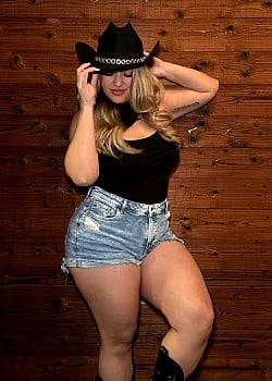 Jessica Gomez image 2 of 4