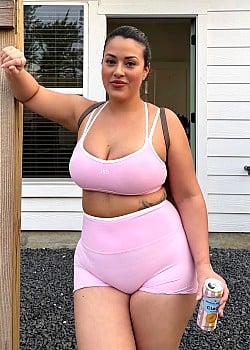 Jessica Gomez image 4 of 4
