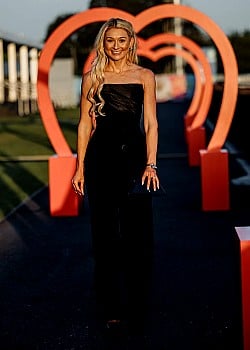 Jessica Hull image 3 of 4
