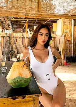 Jessica Oh (Model) image 4 of 4