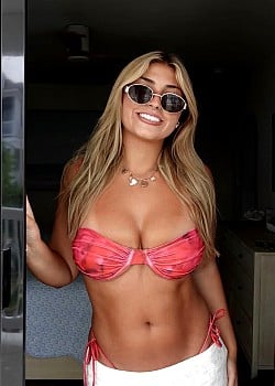 Jessica Peltz image 2 of 4