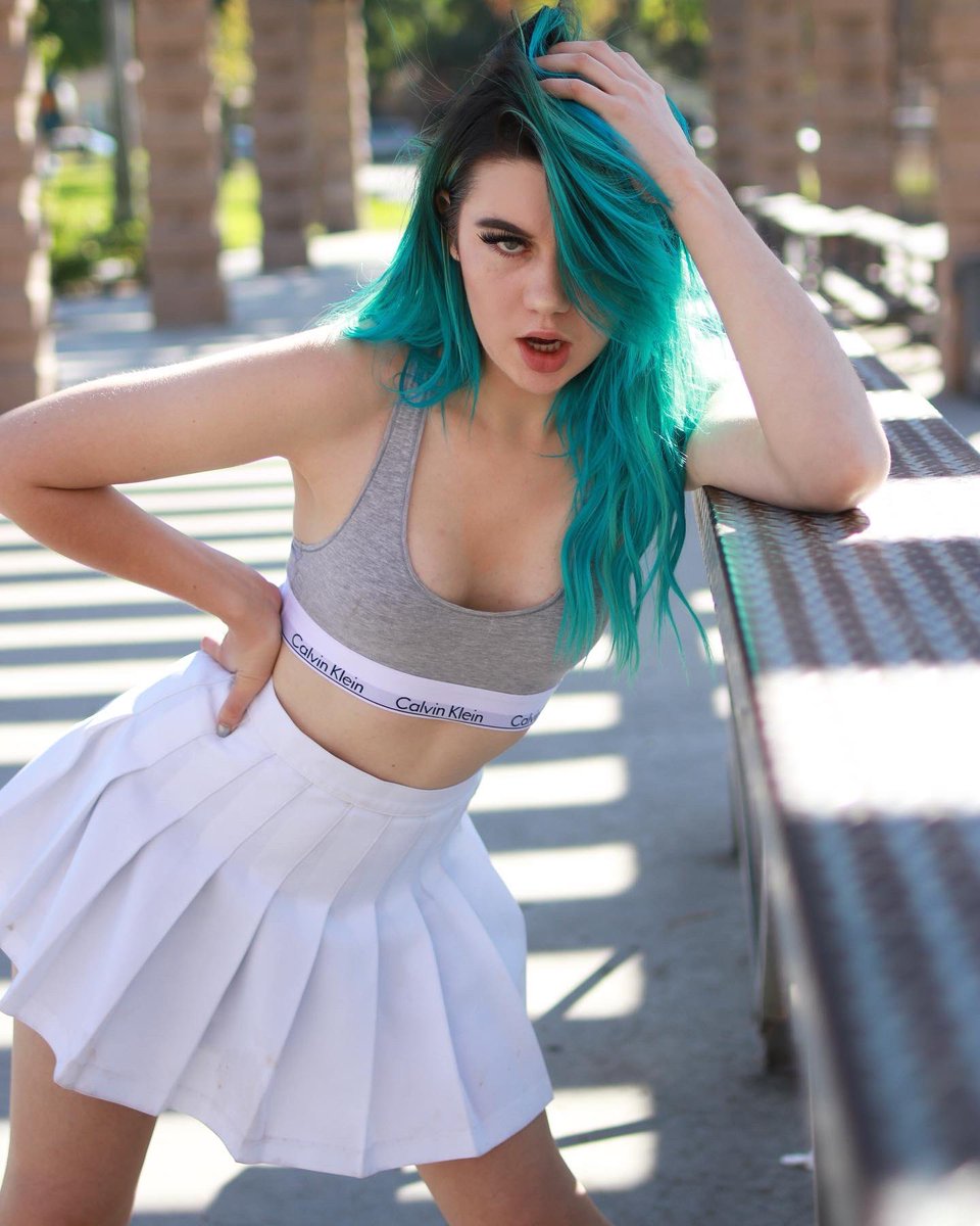 Jessie Paege - Free pics, galleries & more at Babepedia