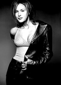 Jewel Kilcher image 2 of 4