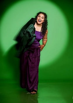 Jewel Mary image 4 of 4