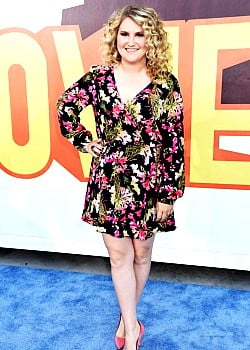 Jillian Bell image 2 of 4