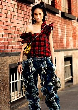 Jing Wen image 2 of 4
