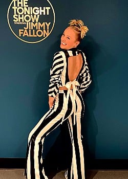 JoJo Siwa image 2 of 4