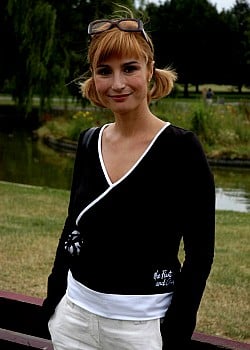 Joanna Brodzik image 2 of 2