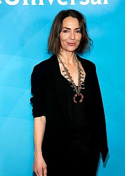 Joanne Whalley image 2 of 4