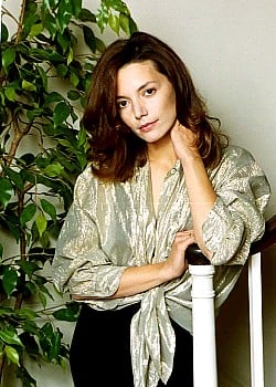 Joanne Whalley image 4 of 4