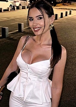 Johanna Stavarache image 4 of 4