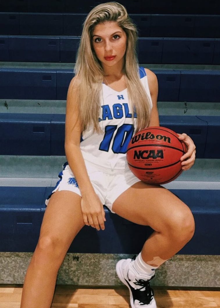 Jordan Lewis - Free pics, galleries & more at Babepedia