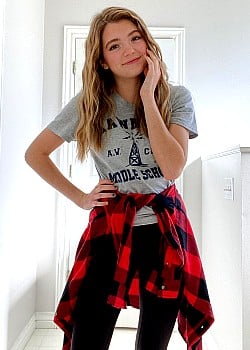 Jordan Mae image 2 of 4