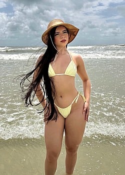 Jucellya Aguiar image 2 of 4