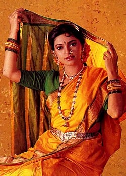 Juhi Chawla image 3 of 4