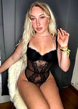 Juli Luxie image 4 of 4