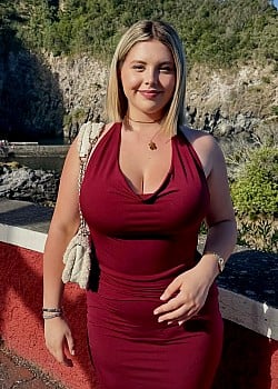 Julia Aguiar image 2 of 4