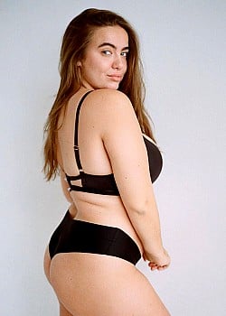 Julia Berit image 3 of 4
