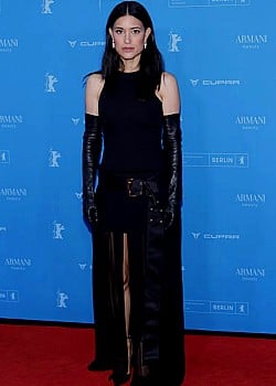 Julia Jones (Actress) image 3 of 4