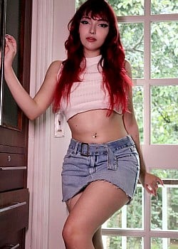 Julia Larangeiras image 1 of 2