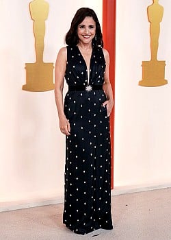 Julia Louis-Dreyfus image 3 of 4