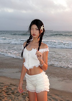 Julia Ma image 2 of 4