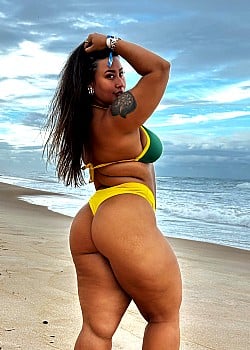 Julia Moraes (BBW) image 3 of 4