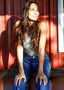 Julia Price image 3 of 3