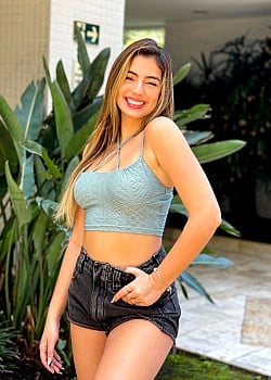 Julia Puzzuoli image 1 of 4