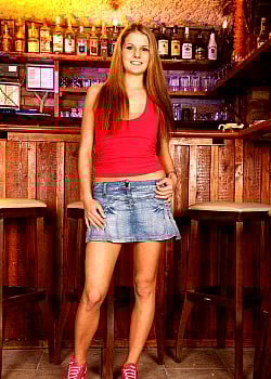 Julia Rafaelli image 1 of 3