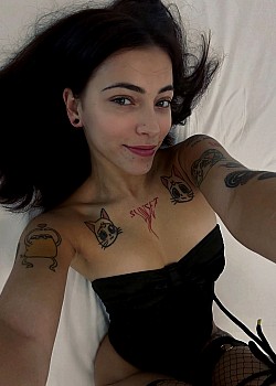 Julia Shine image 2 of 3