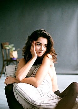 Julia Slip image 2 of 2
