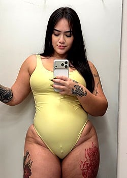 Julia Soarez image 2 of 2