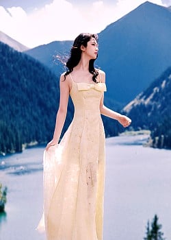 Julia Xiang image 3 of 3