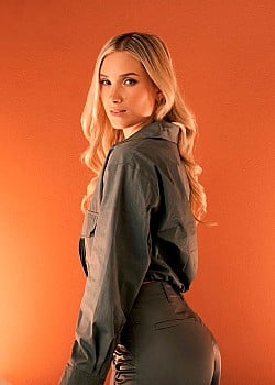 Juliana Tucker image 4 of 4