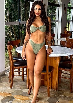 Juliany Mello image 3 of 4