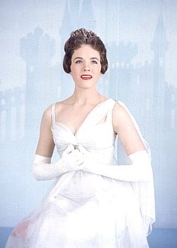 Julie Andrews image 3 of 4