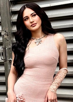 Julie Anne San Jose image 2 of 2