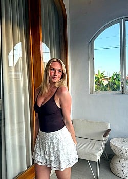 Julie Skov image 2 of 4