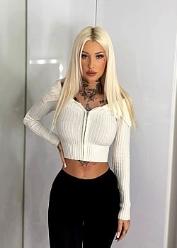Juliet Saphira image 2 of 2