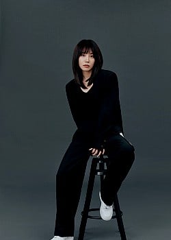 Jung Eun-ji image 3 of 3