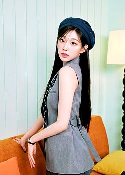 Jung Ye-in image 3 of 4