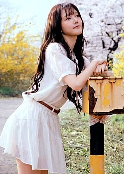 Jung Ye-rin image 3 of 3