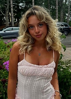 Kaeli Martine image 2 of 2