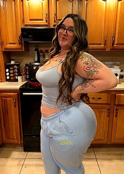 Kailyn Makena image 2 of 3
